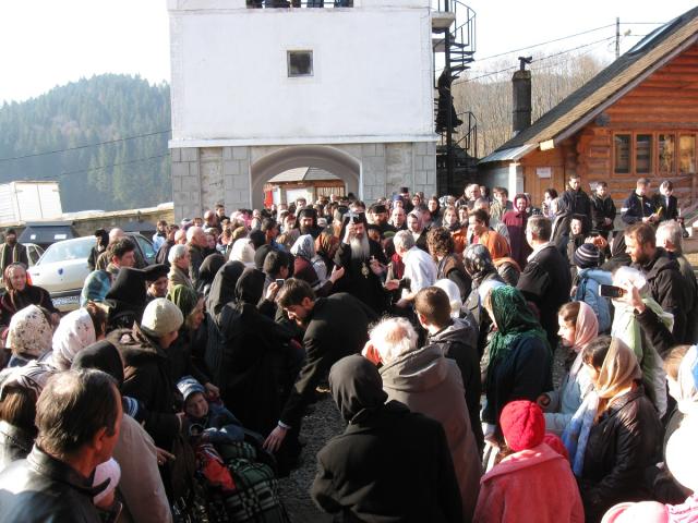 In memorian: Părintele Justin Pârvu, la punerea pietrei de temelie a Schitului Buba