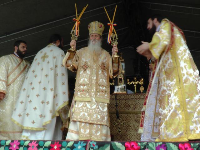"Oamenii se sfinţesc atunci când ridică sau înfrumuseţează o biserică"