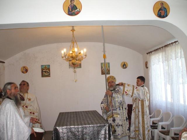 Binecuvântare arhierească în parohia ,,Sfânta Înviere” din Buhuși