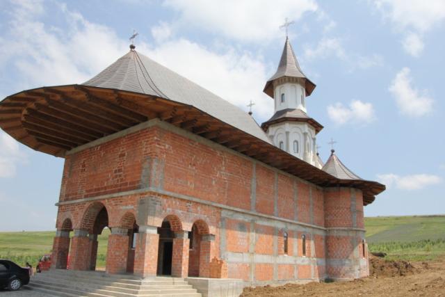 Prima liturghie arhierească în biserica Mănăstirii Calapodeşti