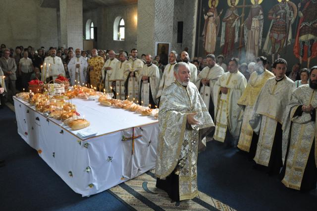 "Sfântul Ştefan cel Mare s-a distins prin sfinţenie pentru că a ascultat de duhovnic"