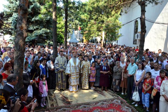 A fost resfinţită Biserica „Sfânta Cuvioasă Parascheva“