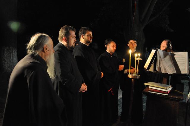 Priveghere de toată noaptea la Mănăstirea Bucium