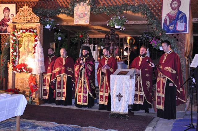 Priveghere de toată noaptea la Mănăstirea Bucium