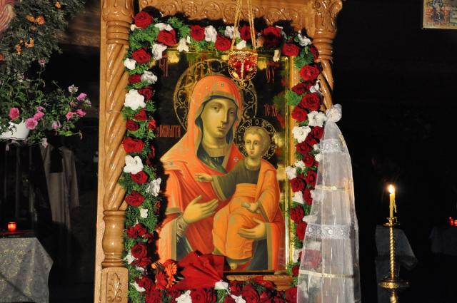 Priveghere de toată noaptea la Mănăstirea Bucium