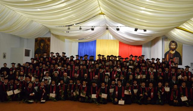 Absolvenţii Facultăţii de Teologie au depus jurământul de credinţă