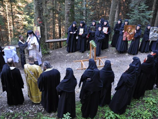 Agapia Veche, locul de întâlnire cu Sfinții Rafail și Partenie pentru numeroși pelerini