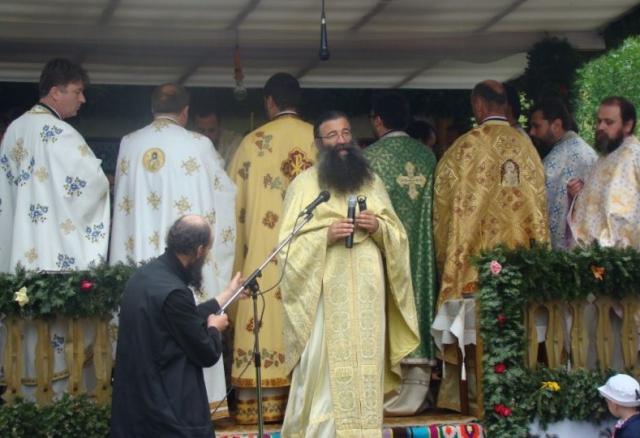 Sfântul Cuvios Atanasie Atonitul, cinstit în două biserici din Moldova