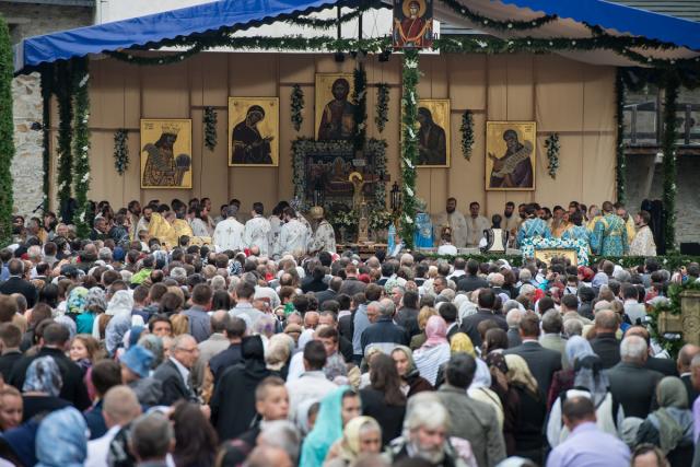 "Maica Domnului a trăit în rugăciune, smerenie şi ascultare"