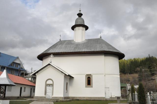 Biserică strămutată, ctitorie a unui domnitor strămutat