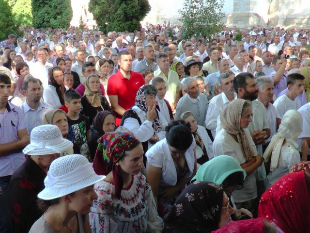Prezenţă arhierească la hramul Mănăstirii Slatina
