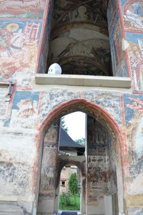 Biserica Mănăstirii Moldoviţa va fi resfinţită după aproape 500 de ani