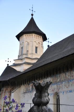 Biserica Mănăstirii Moldoviţa va fi resfinţită după aproape 500 de ani