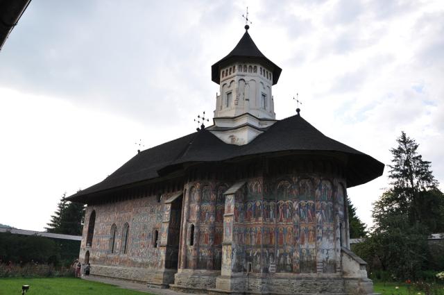 Biserica Mănăstirii Moldoviţa va fi resfinţită după aproape 500 de ani