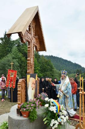 Hram şi hirotesie de stareţă la Mănăstirea Paltin - Petru Vodă