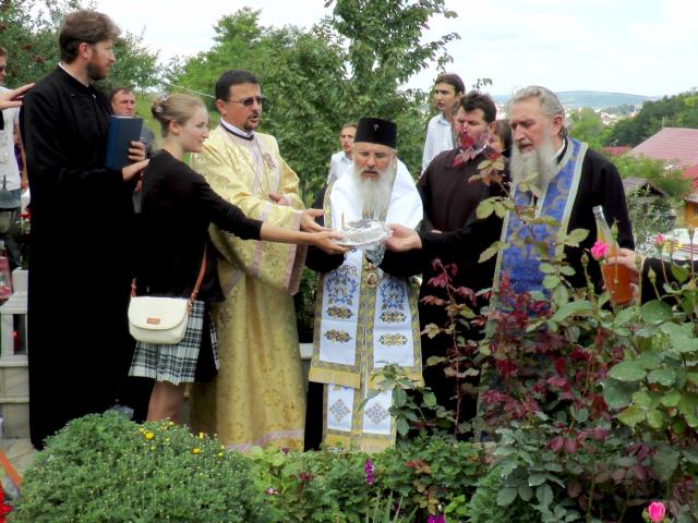 Biserica &quot;Sfinţii Arhangheli&quot; din Berlin, înălţată pe jertfa părintelui Constantin Mihoc