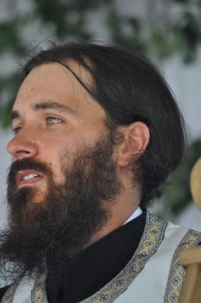 „Sfinții sunt brațele împrumutate ale lui Hristos Domnul care binecuvintează lumea”