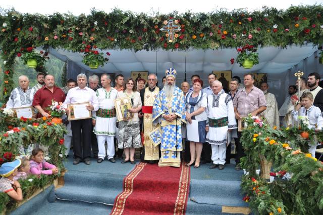 Biserica parohiei Cuiejdiu-Gârcina, resfințită de IPS Mitropolit Teofan