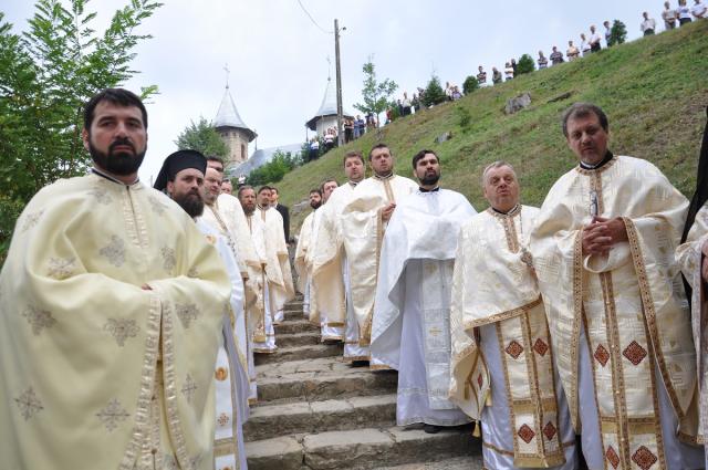 Biserica parohiei Cuiejdiu-Gârcina, resfințită de IPS Mitropolit Teofan