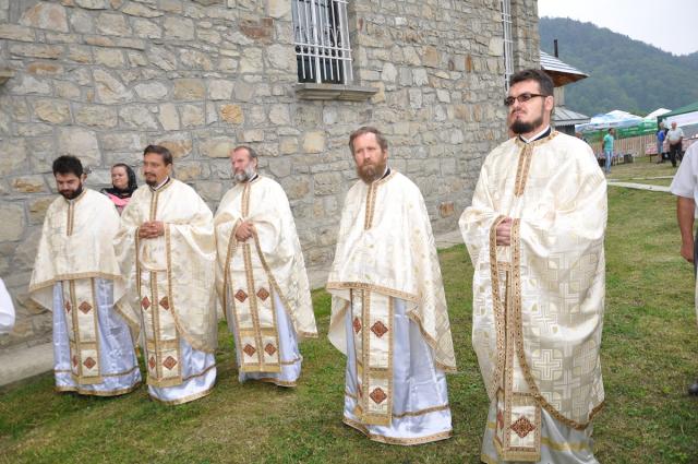 Biserica parohiei Cuiejdiu-Gârcina, resfințită de IPS Mitropolit Teofan