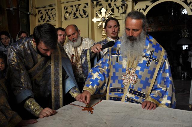 Biserica parohiei Cuiejdiu-Gârcina, resfințită de IPS Mitropolit Teofan