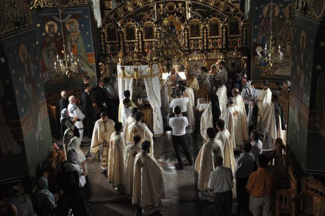 Biserica parohiei Cuiejdiu-Gârcina, resfințită de IPS Mitropolit Teofan