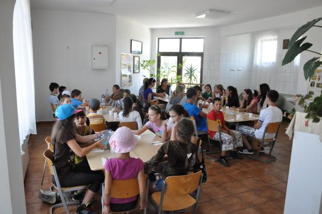 200 de copii în Tabăra "Aripi de înger"