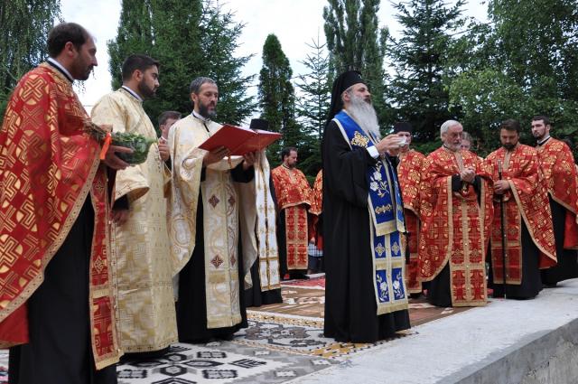Sfințire de loc de biserică oficiată de IPS Mitropolit Teofan la Bălțătești