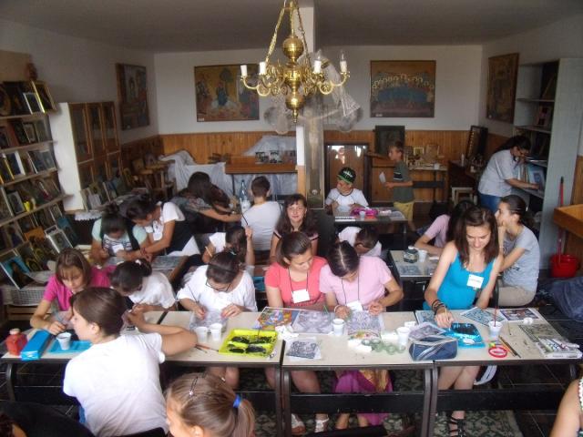 Tabăra de creație „Dăruind vei dobândi”, la parohia Filioara din Târgu Neamț