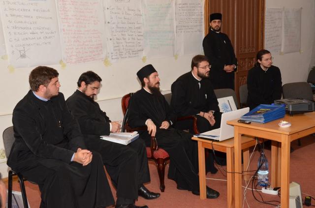 Arhim. Damaschin Luchian: „Părintele duhovnicesc nu trebuie să-i conducă pe ucenici la sine însuşi, ci la Dumnezeu“