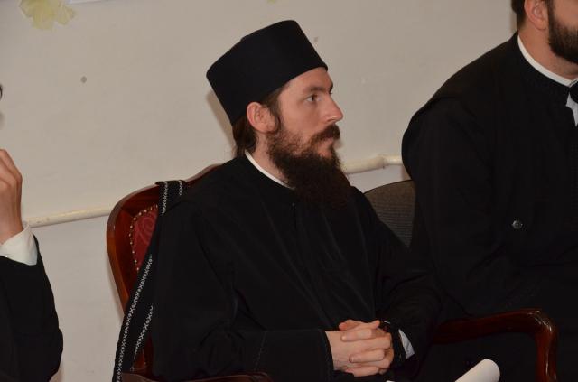 Arhim. Damaschin Luchian: „Părintele duhovnicesc nu trebuie să-i conducă pe ucenici la sine însuşi, ci la Dumnezeu“