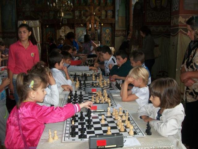 Participare impresionantă la concursul de şah din parohia Băseşti