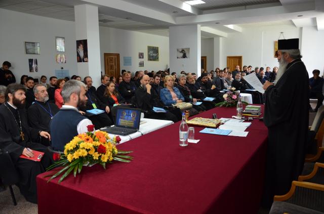 100 de preoţi, însoţiţi de preotese şi de copii, în conferinţă la Durău