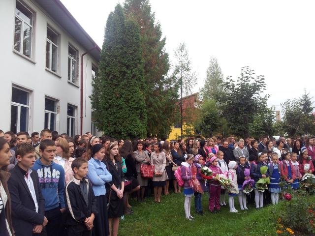 Momente de rugăciune, la deschiderea anului şcolar de la Liceul Tehnologic „Ion Nistor” din Vicovu de Sus