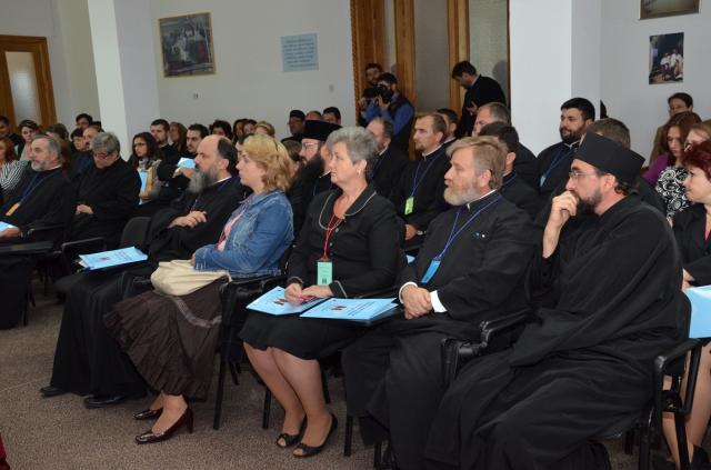 100 de preoţi, însoţiţi de preotese şi de copii, în conferinţă la Durău