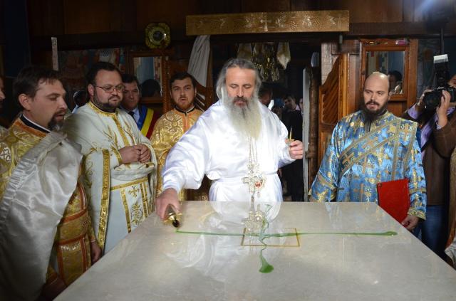Biserica „Izvorul Tămăduirii” din localitatea Coșula, sfințită de IPS Mitropolit Teofan