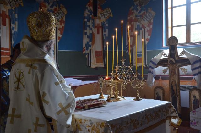 Biserica „Izvorul Tămăduirii” din localitatea Coșula, sfințită de IPS Mitropolit Teofan