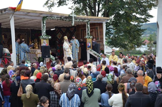 Biserica „Izvorul Tămăduirii” din localitatea Coșula, sfințită de IPS Mitropolit Teofan
