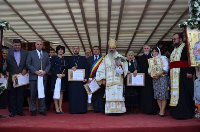 Biserica „Izvorul Tămăduirii” din localitatea Coșula, sfințită de IPS Mitropolit Teofan
