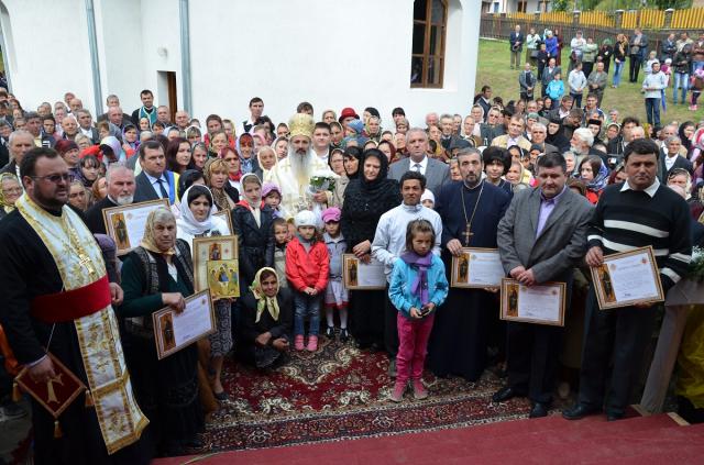 Biserica „Izvorul Tămăduirii” din localitatea Coșula, sfințită de IPS Mitropolit Teofan