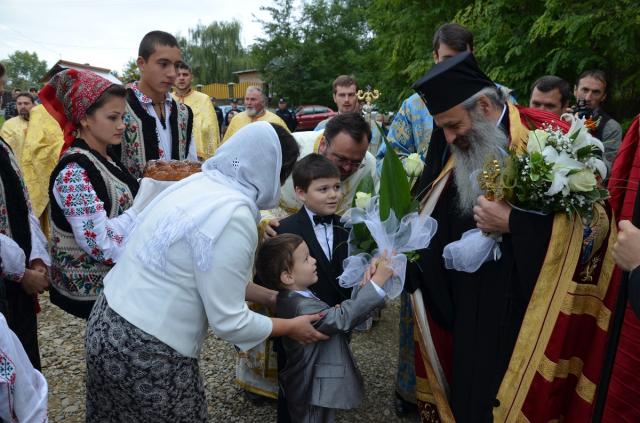 Biserica „Izvorul Tămăduirii” din localitatea Coșula, sfințită de IPS Mitropolit Teofan