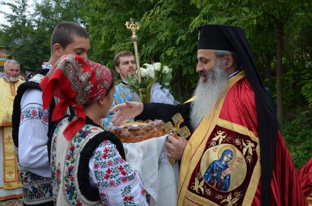 Biserica „Izvorul Tămăduirii” din localitatea Coșula, sfințită de IPS Mitropolit Teofan