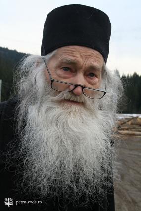 Părintele Justin Pârvu, cetăţean de onoare al oraşului Baia Sprie