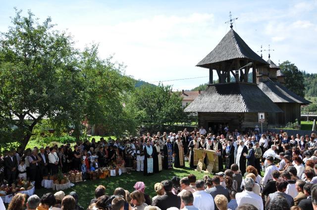 Rugă la mormintele strămoşilor din Colacu