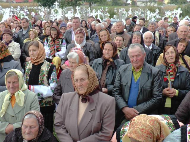 IPS Pimen a târnosit biserica parohiei Grăniceşti 2