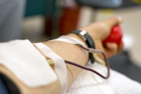 Campanie de donare de sânge în Bucureşti şi Ploieşti
