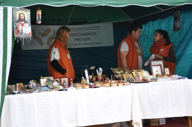 Stand în curtea Mitropoliei pentru promovarea Departamentului Pro Vita