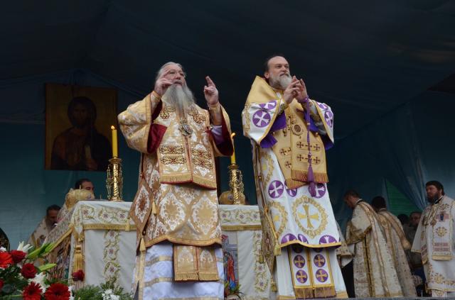 Slujba hramului Sfintei Parascheva, în imagini