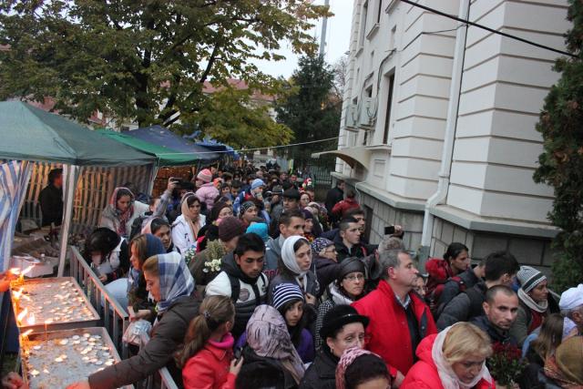 Jertfă şi mărturisire la moaştele Sfintei Parascheva