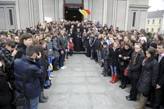 Întâlnire organizată de Arhiepiscopia Ortodoxă de Alba Iulia cu tinerii din Câmpeni